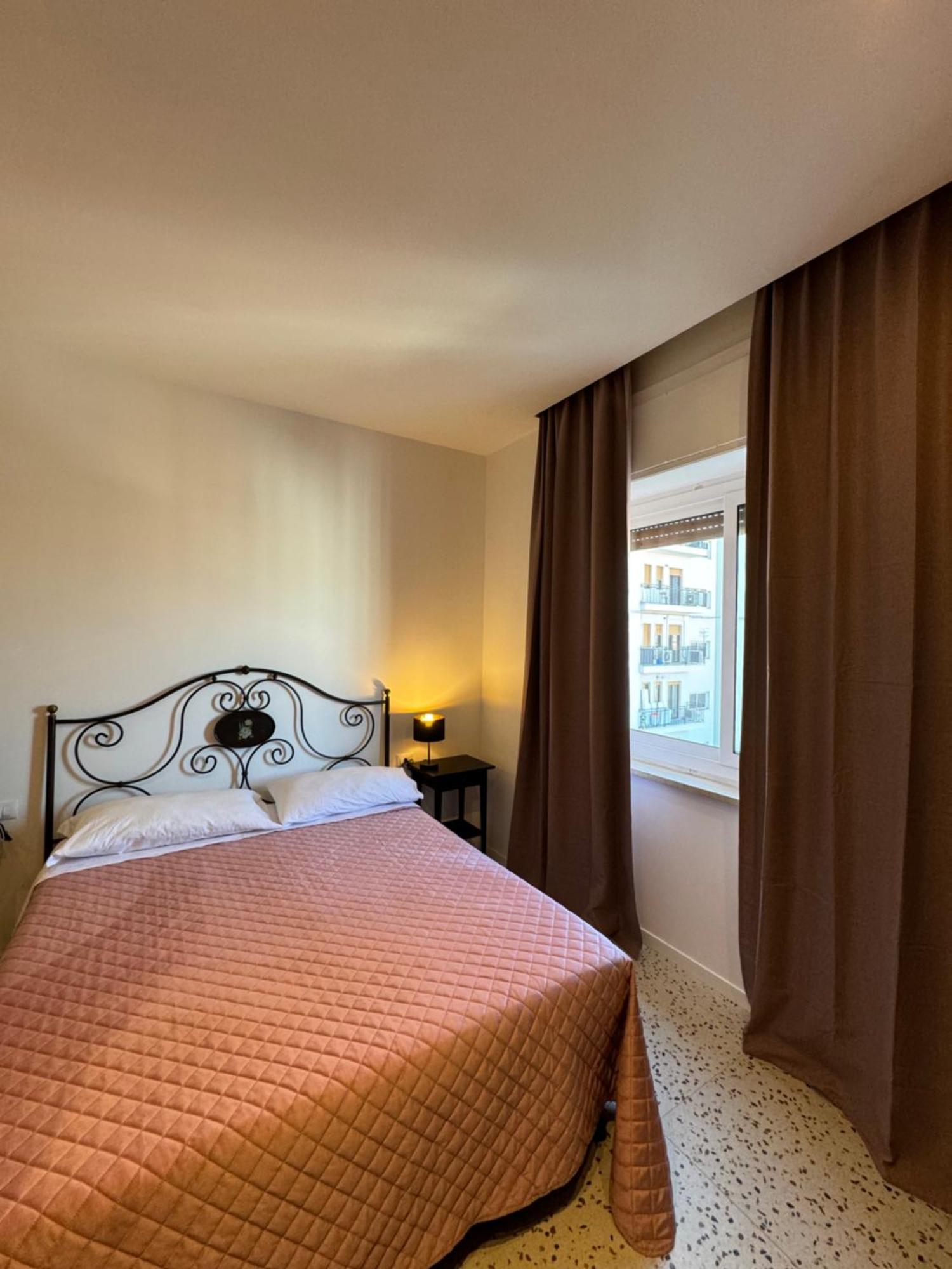 Art Flat Municipio Hotel Napoli Ngoại thất bức ảnh